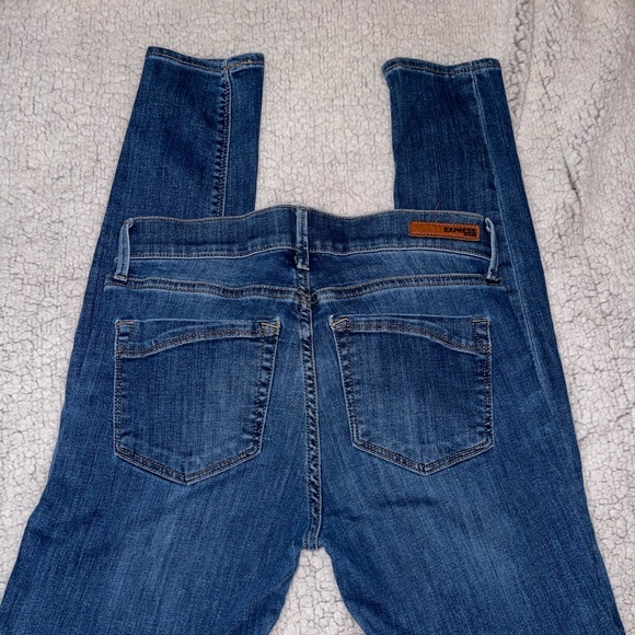 Express Jeans.. Distressed Leggings .. Mid-Rise.. Size 6 Reg - Picture 5 of 8
